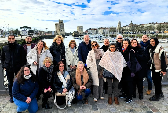 photo de famille - equipe Villavie résidences services séniors